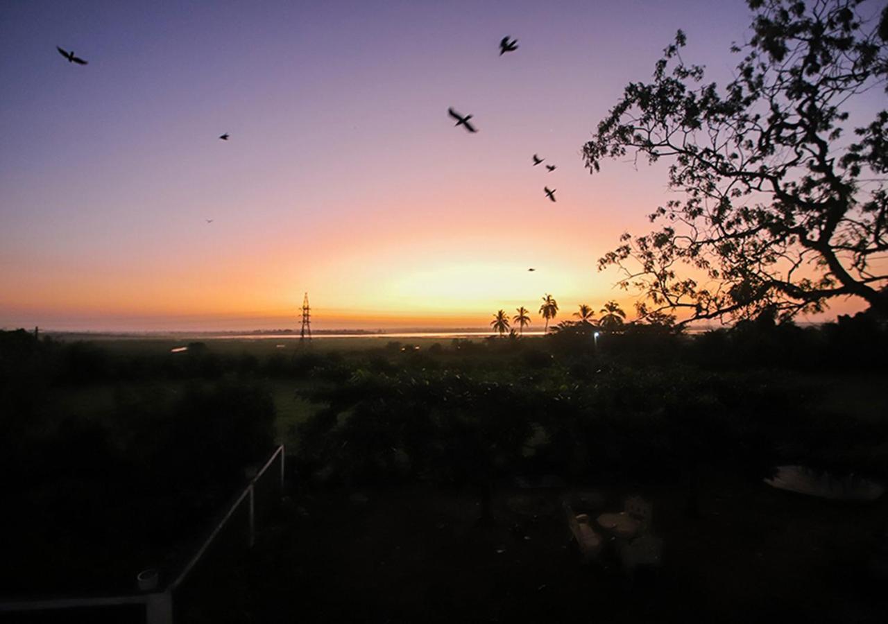Birdsong Leisure Resort Тиссамахарама Экстерьер фото